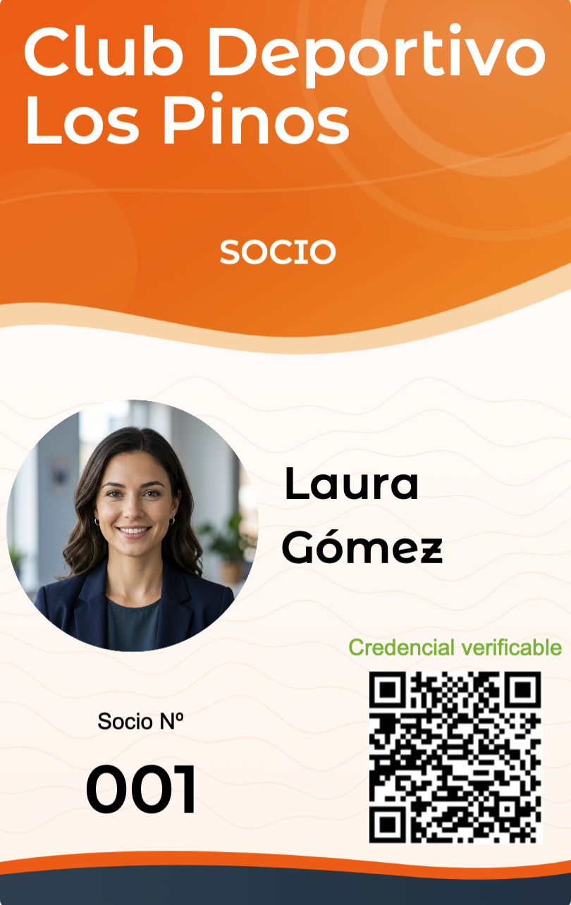 Credencial de socia de Laura Gómez, del Club Deportivo Los Pinos, con su código QR
